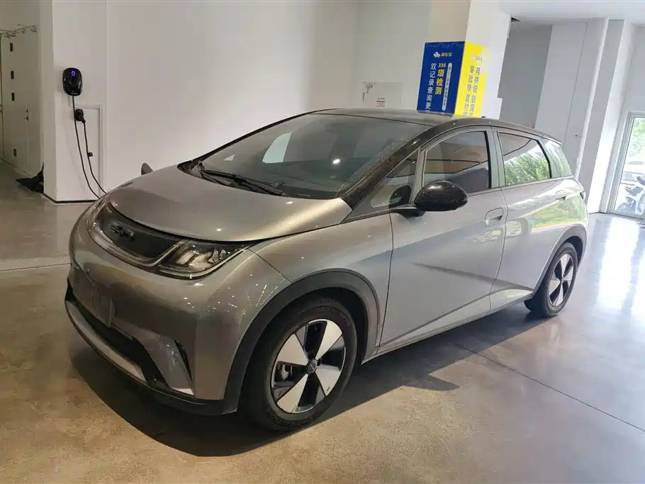 BYD Dolphin 2023 420km Fashion Edition