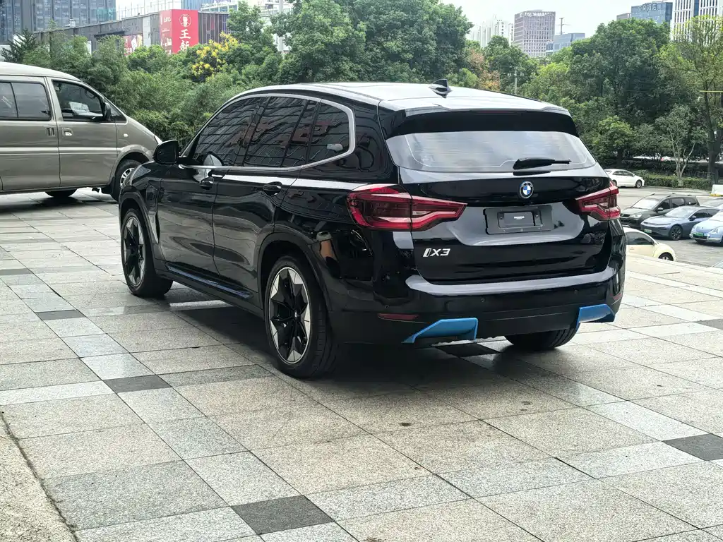 BMW iX3 — миниатюра 12