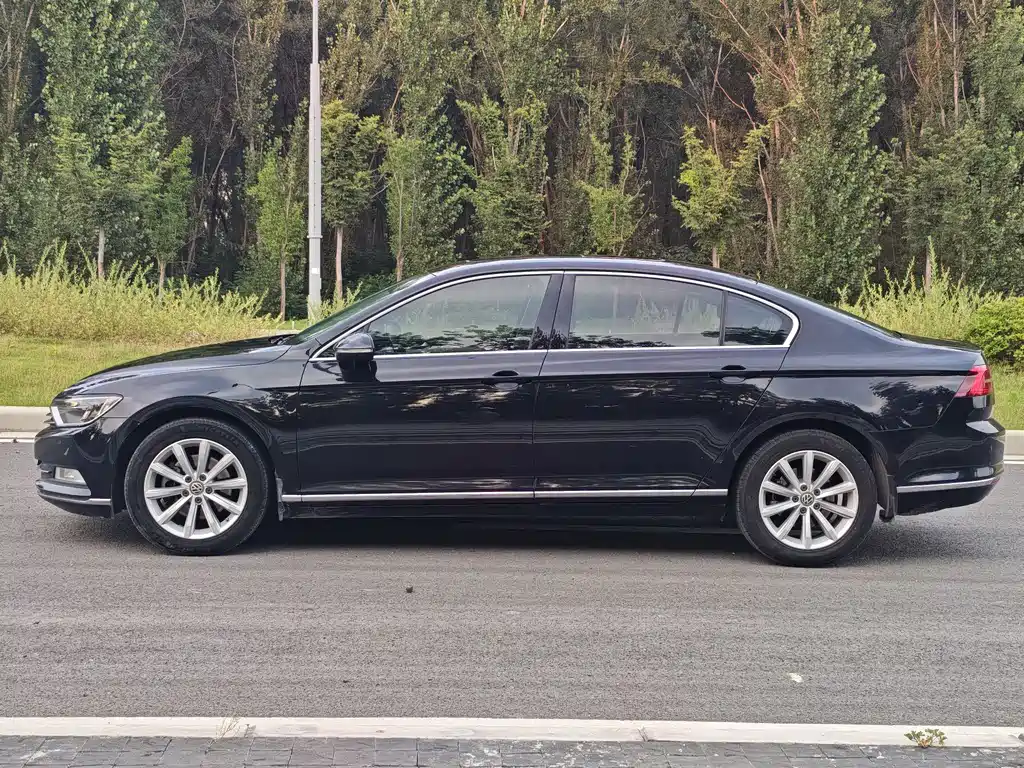 Volkswagen Magotan 2017 280TSI DSG Lead