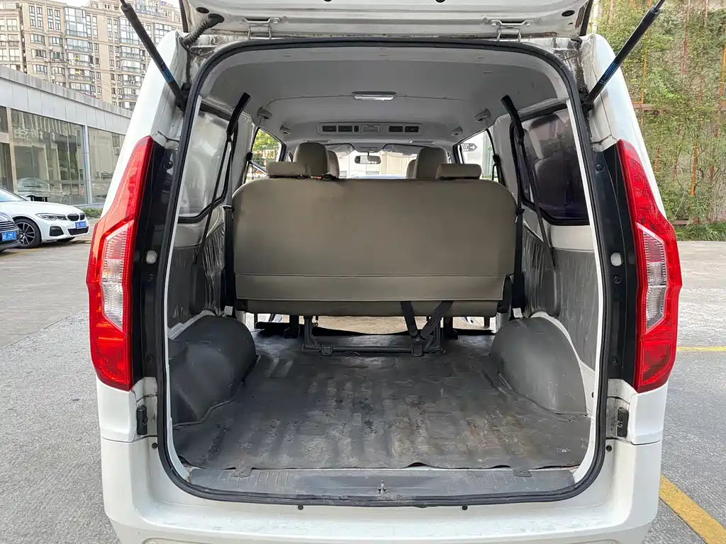 Wuling Zhengcheng Classic — миниатюра 13