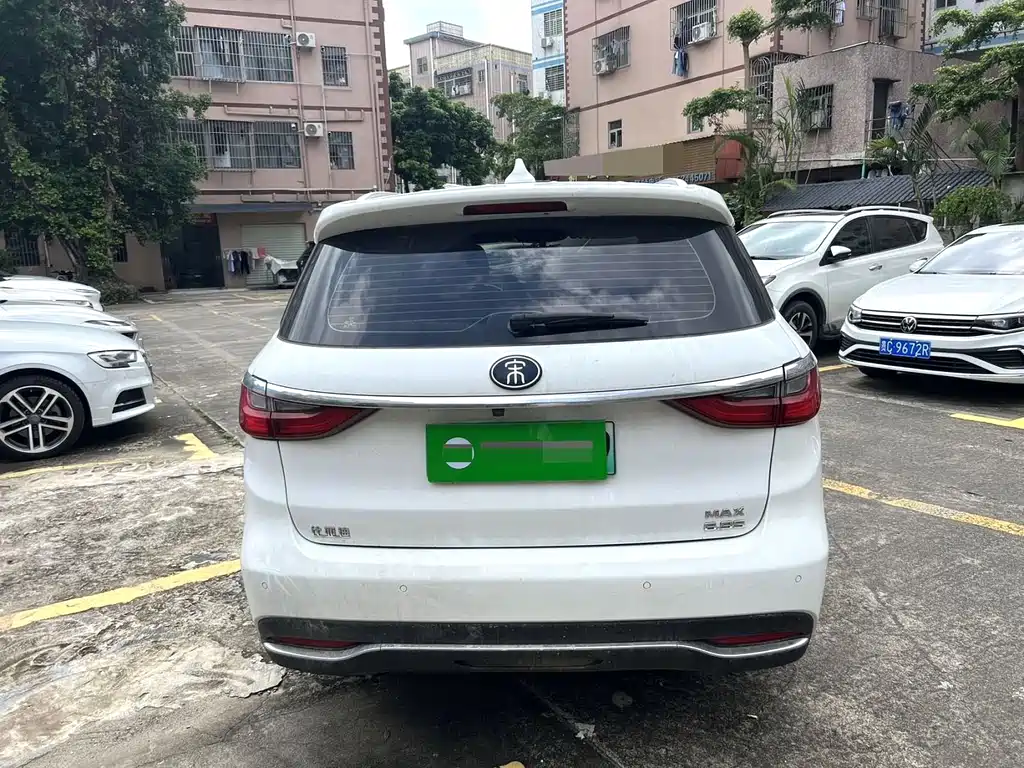 BYD MAX New Energy — миниатюра 4