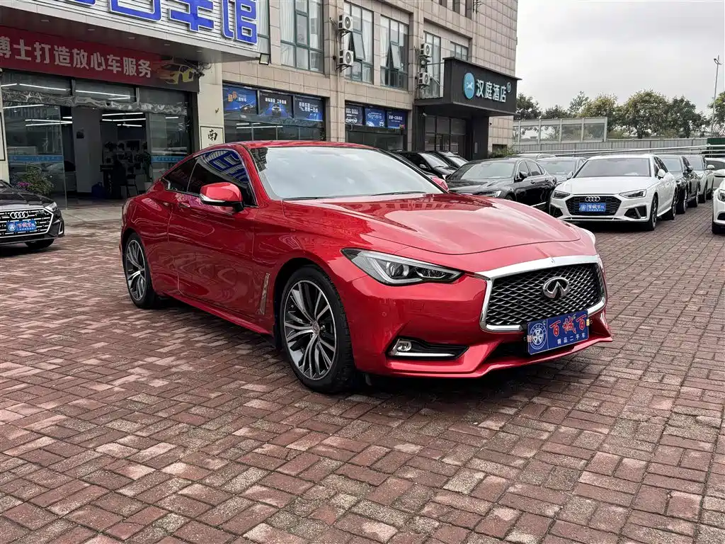 INFINITI Q60