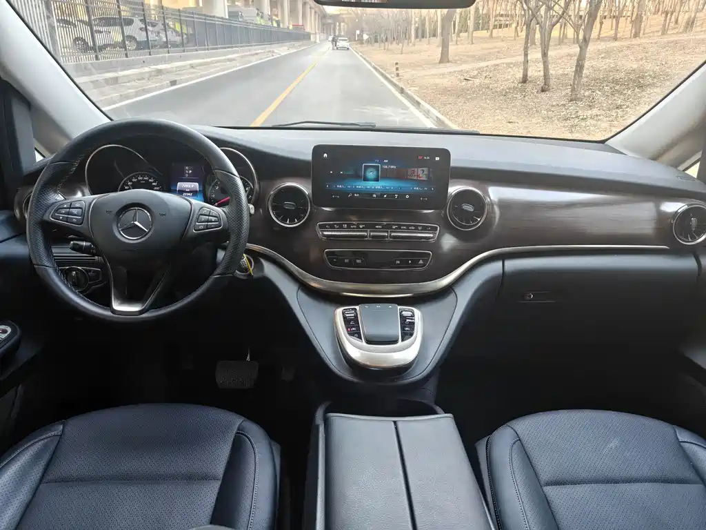 MERCEDES-BENZ V CLASS