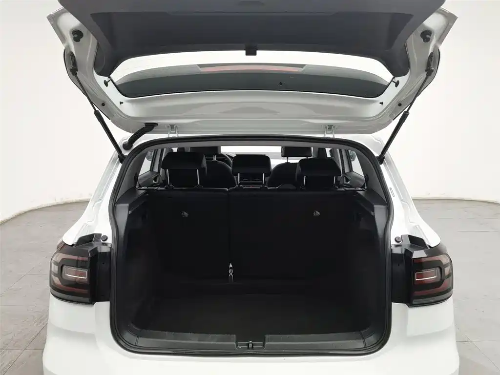 VOLKSWAGEN EXPLORING THE SHADOW