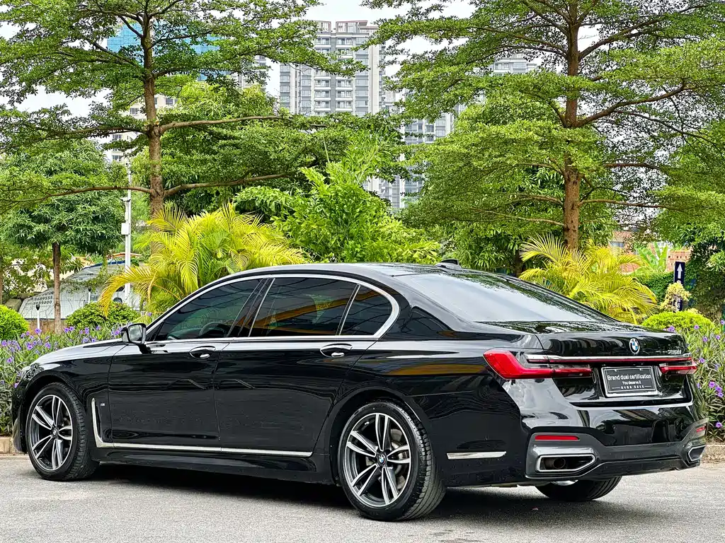 BMW 7 SERIES