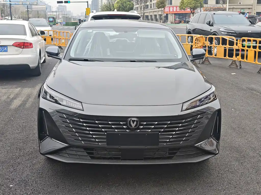 Changan Eado 2025 1.5T 500Bar Luxury