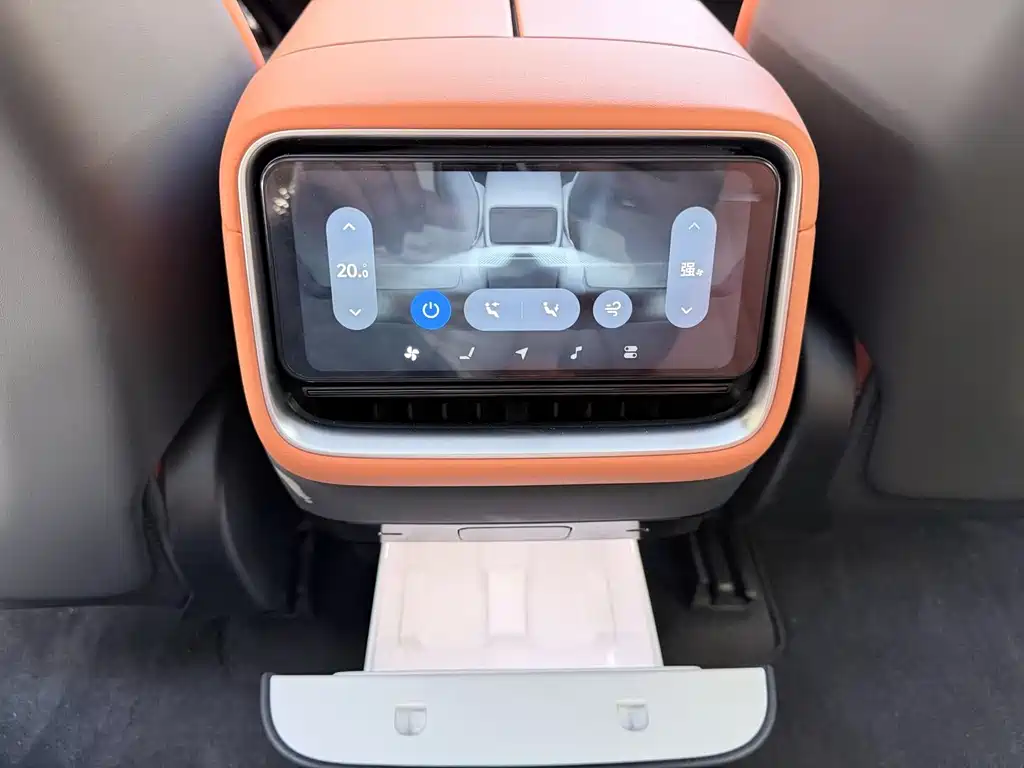 Xiaomi YU7
