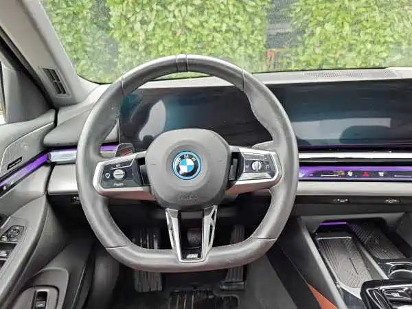 BMW i5 2024 eDrive 35L Premium M Sport