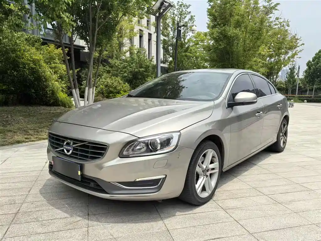 Купить Volvo S60