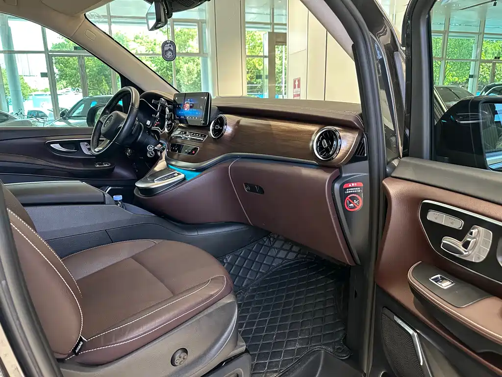 MERCEDES-BENZ V CLASS