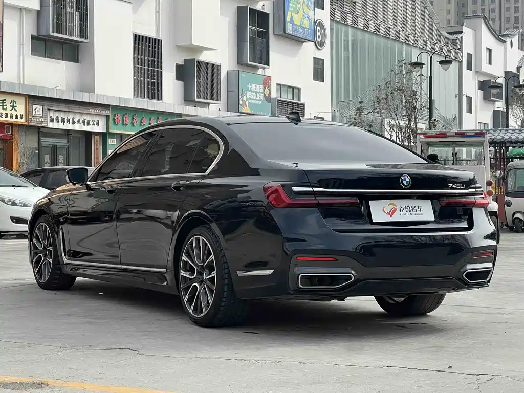 BMW 7 SERIES