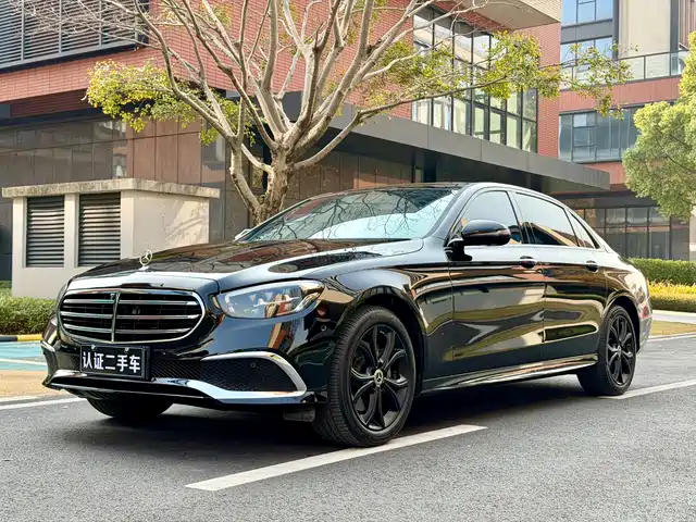 MERCEDES-BENZ E CLASS