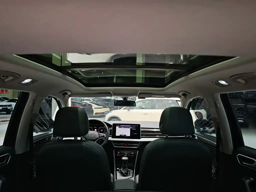 Volkswagen Tiguan L — миниатюра 10