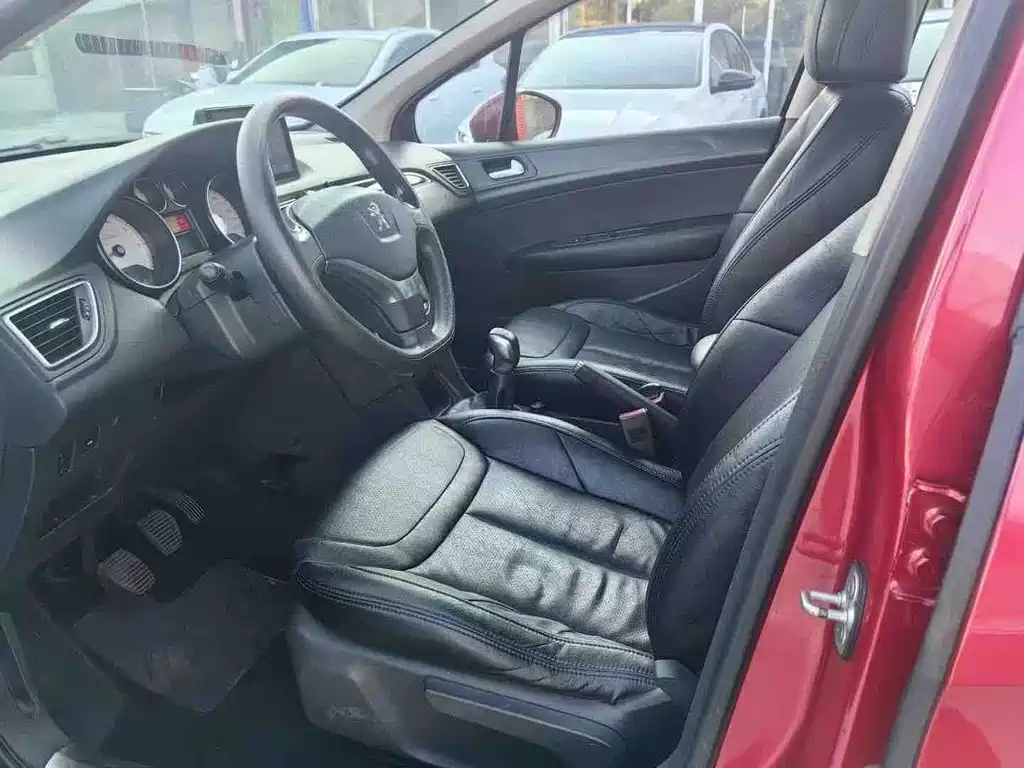 Peugeot 308 — миниатюра 4