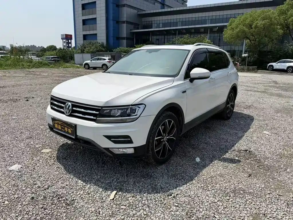 Volkswagen Tiguan L — миниатюра 2