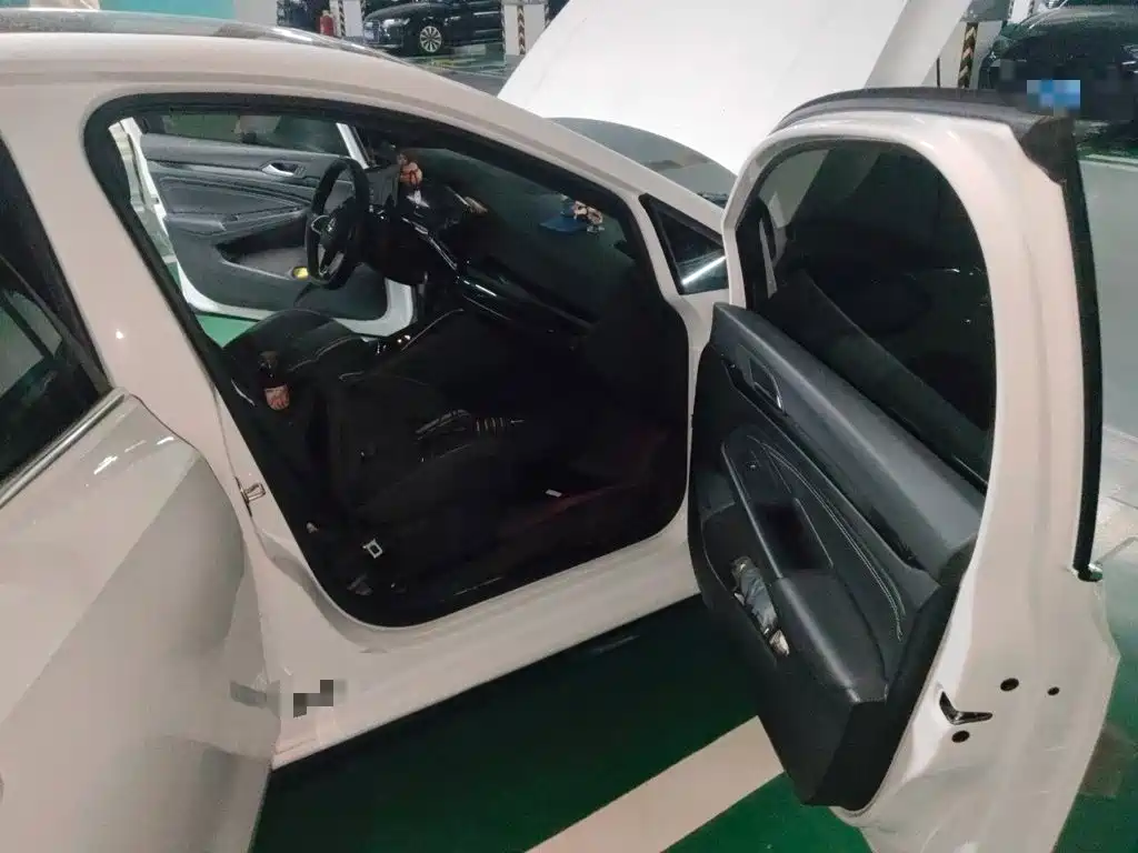 Volkswagen Golf — миниатюра 18
