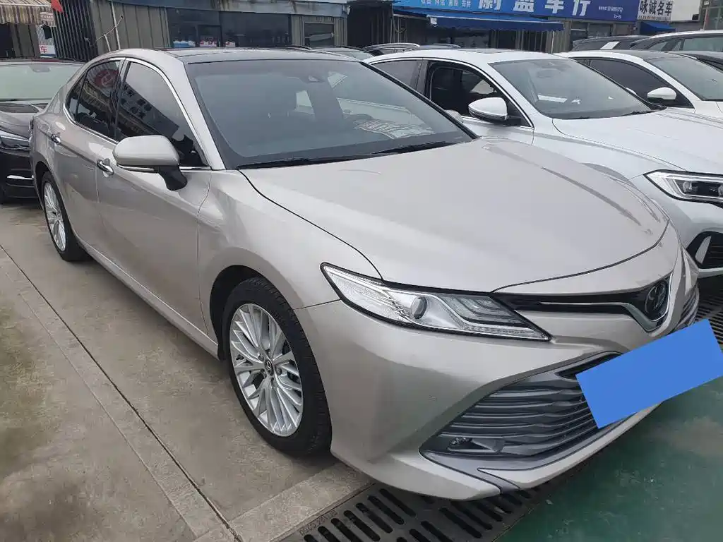 TOYOTA CAMRY