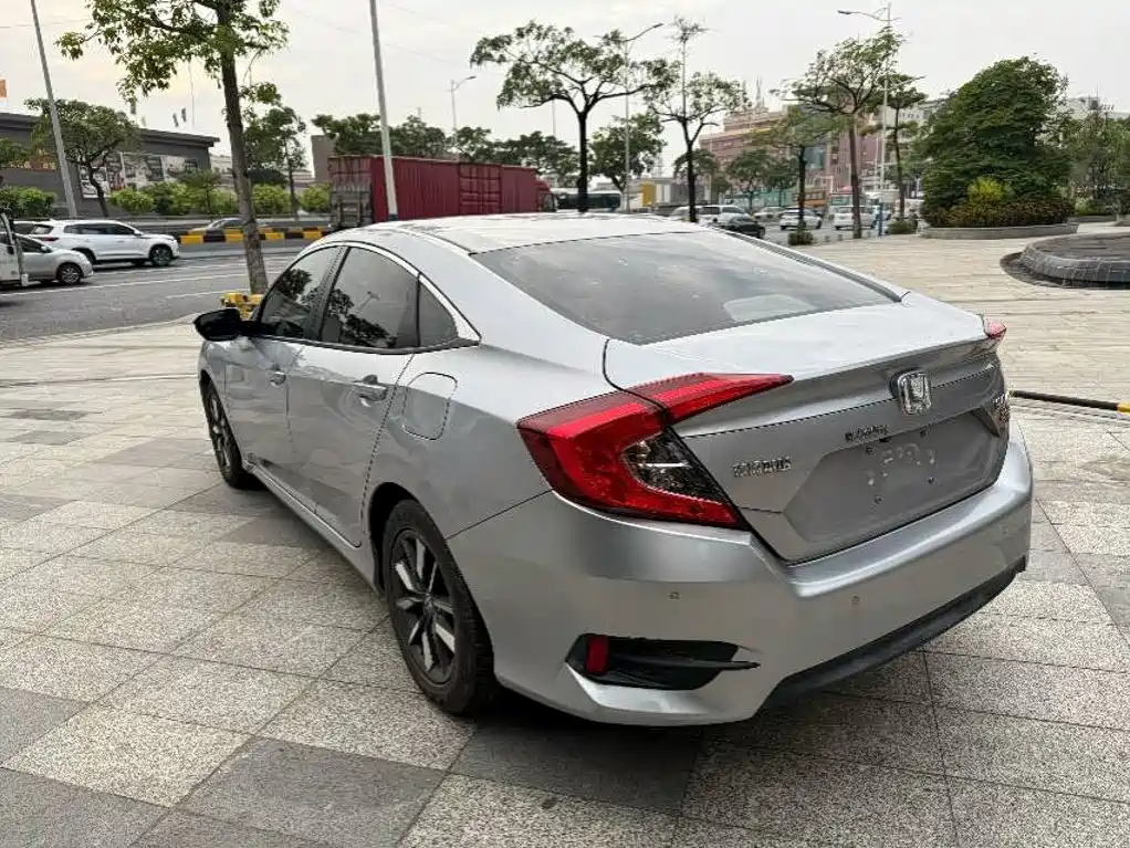 Honda Civic — миниатюра 7