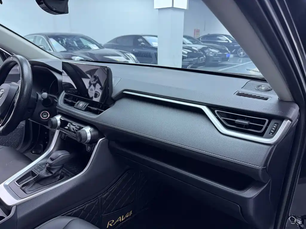 TOYOTA RAV4 RONGFANG