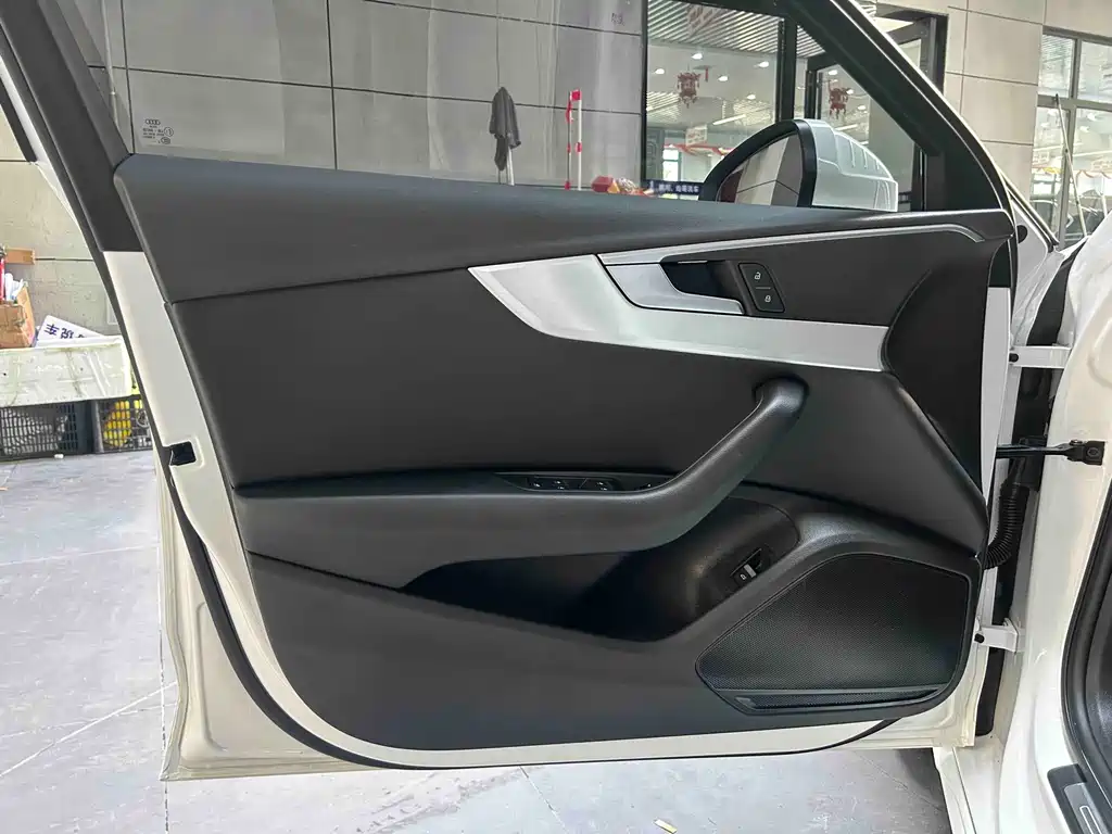 Audi A4L 2022 40 TFSI Fashion