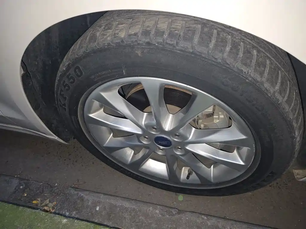 Ford Mondeo — миниатюра 10