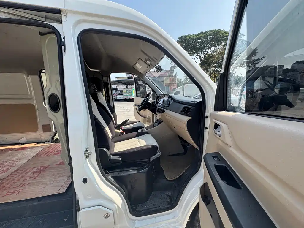 CHANGAN CROSS STAR V7 EV