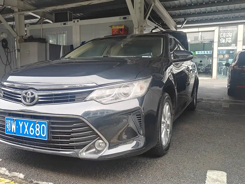 TOYOTA CAMRY