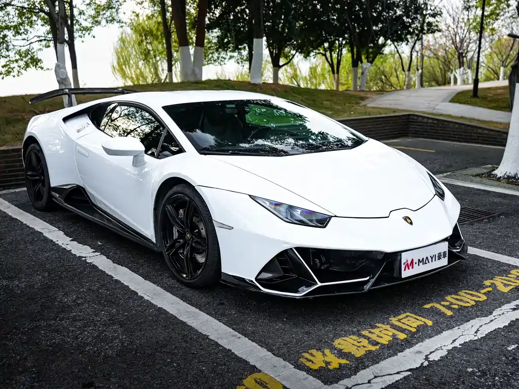 LAMBORGHINI HURACÁN