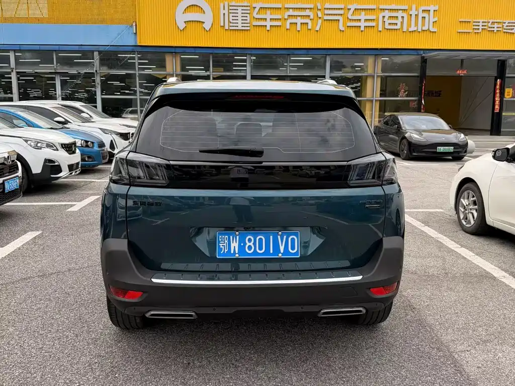 Peugeot 5008 2023 400THP 7 мест