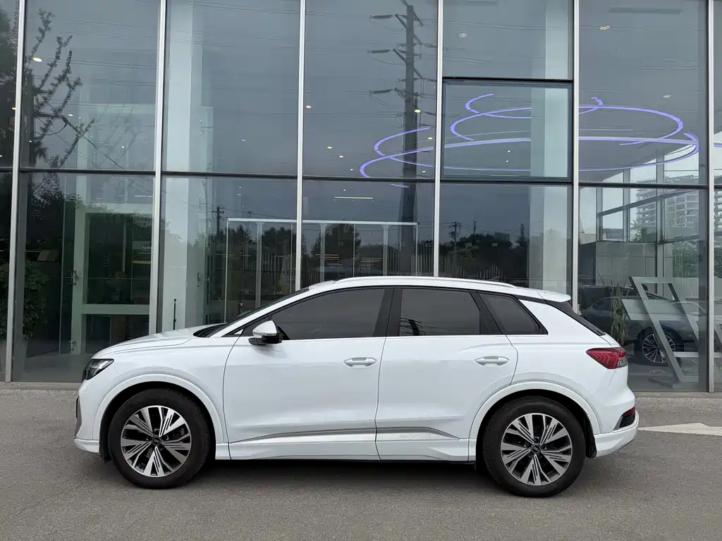 Audi Q4 e-tron 2023 40 e-tron