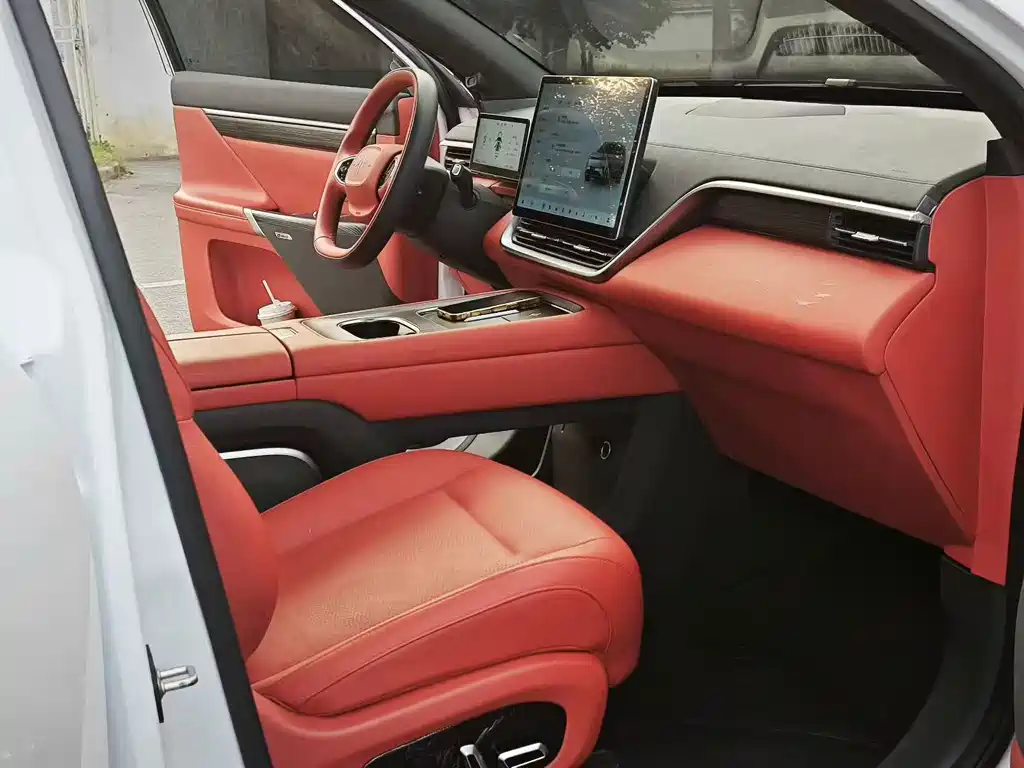 Dongfeng eπ008 2024 636Max Electric 6 мест