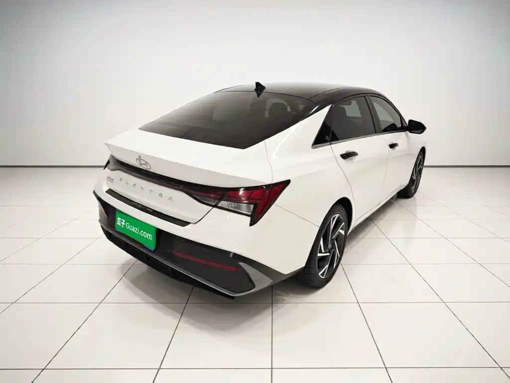Hyundai Elantra — миниатюра 4