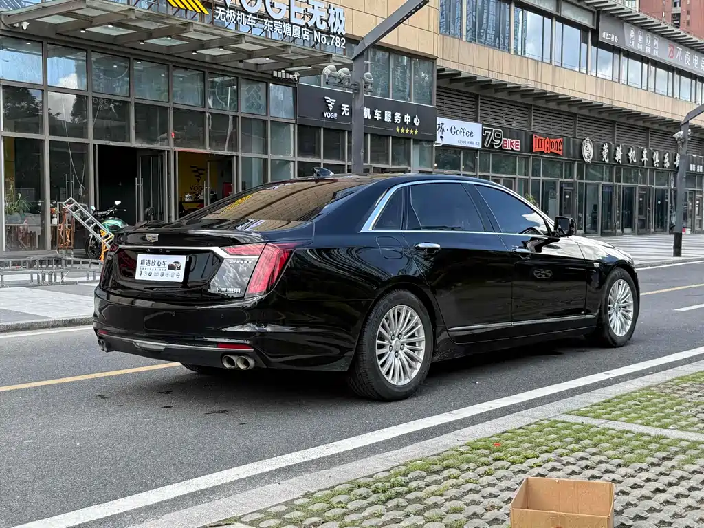 CADILLAC CT6