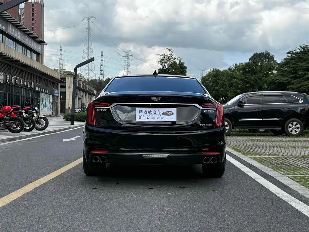 CADILLAC CT6
