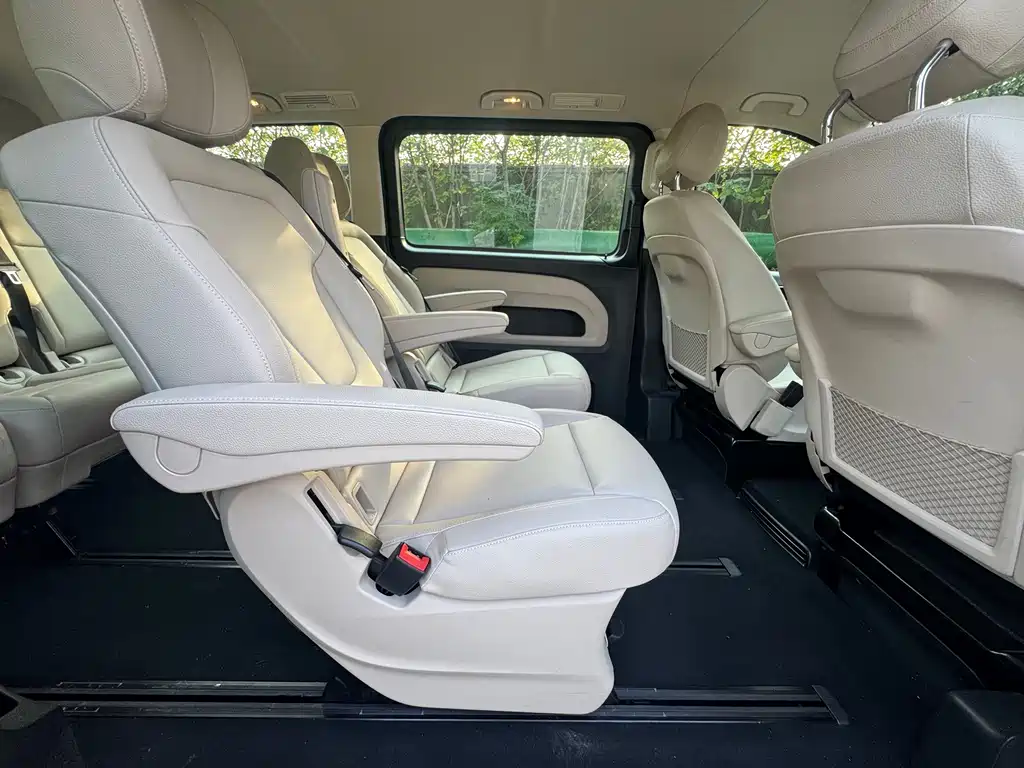 Mercedes-Benz Vito 2023 — фото 23