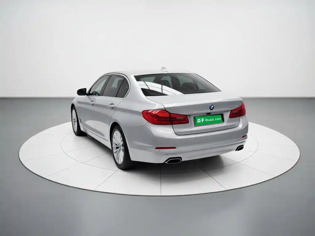 BMW 5 Series New Energy — миниатюра 4