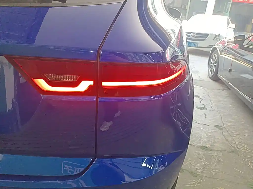 Jaguar E-PACE — миниатюра 8