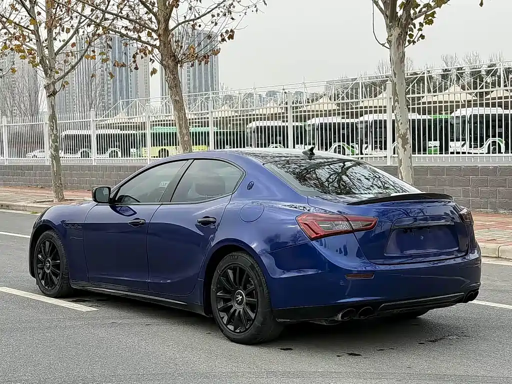 MASERATI GHIBLI