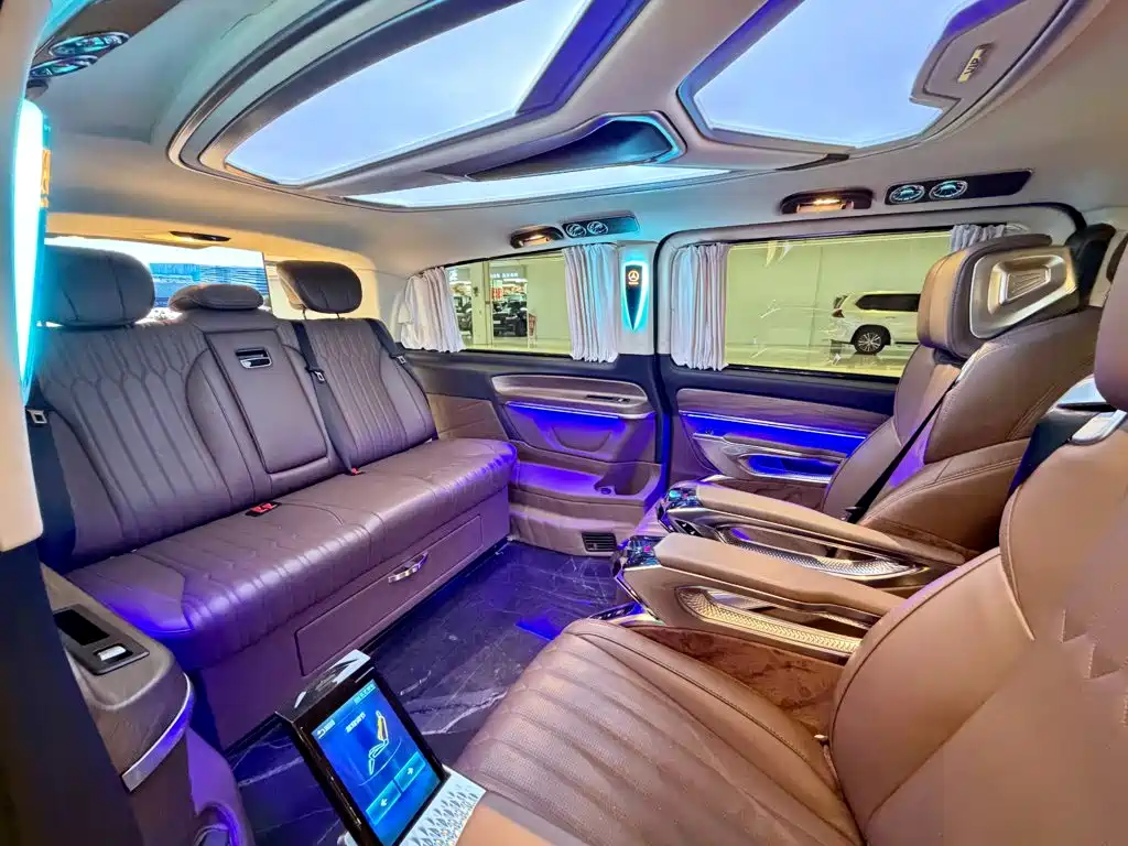 Mercedes-Benz Vito 2023 — фото 20