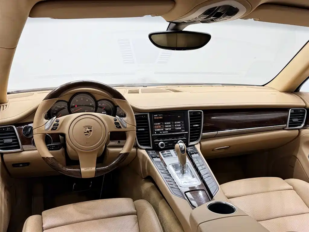 Porsche Panamera 2010 Panamera 4 3.6L