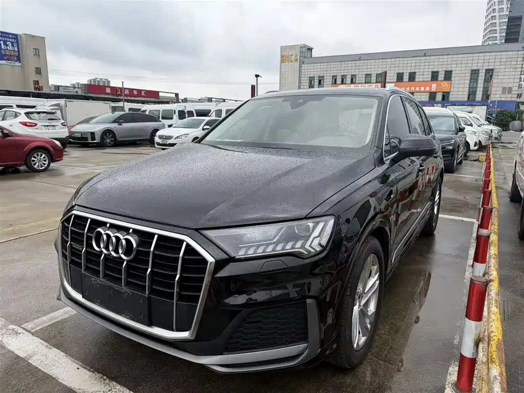 Купить Audi Q7