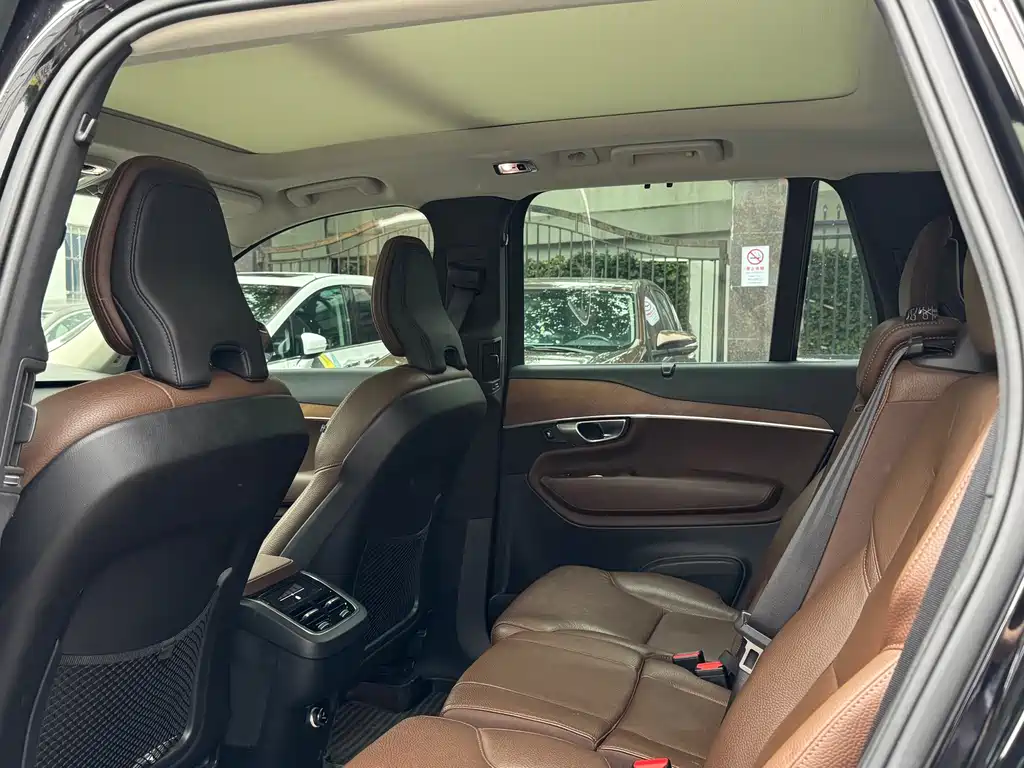 Volvo XC90 — миниатюра 14