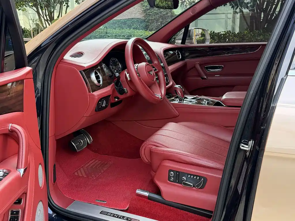 Bentley Bentayga 2018 4.0T V8