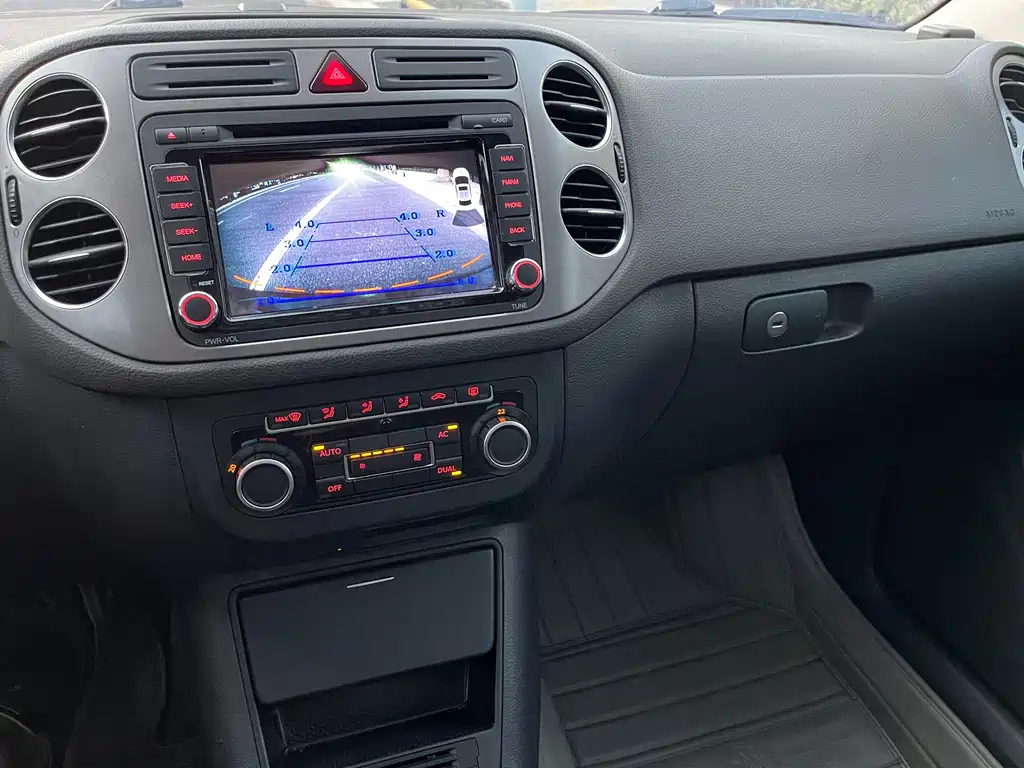 Volkswagen Tiguan — миниатюра 16