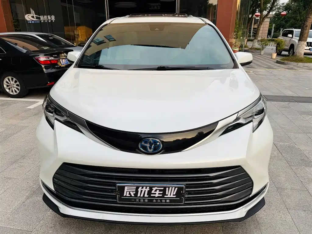 Toyota Sienna 2021 2.5L Luxury