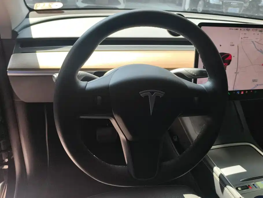 Tesla Model Y 2021 — фото 15