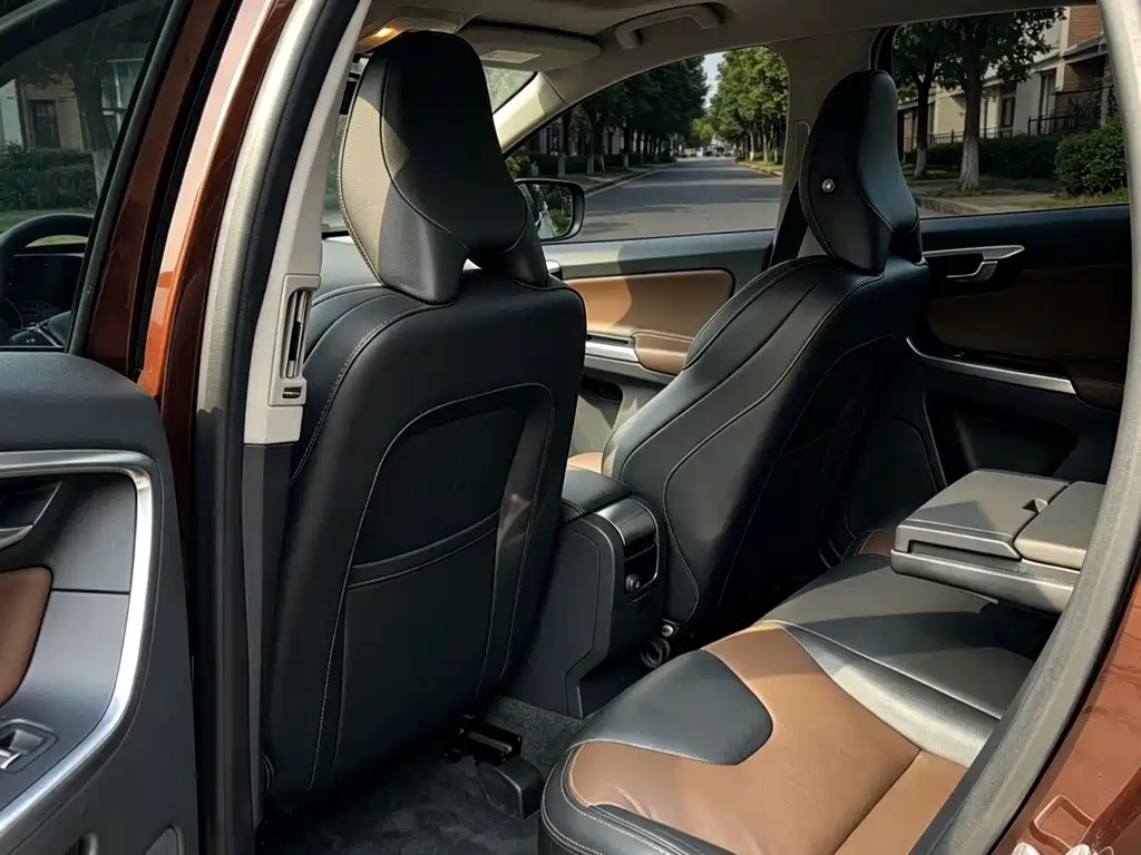 Volvo XC60 — миниатюра 12