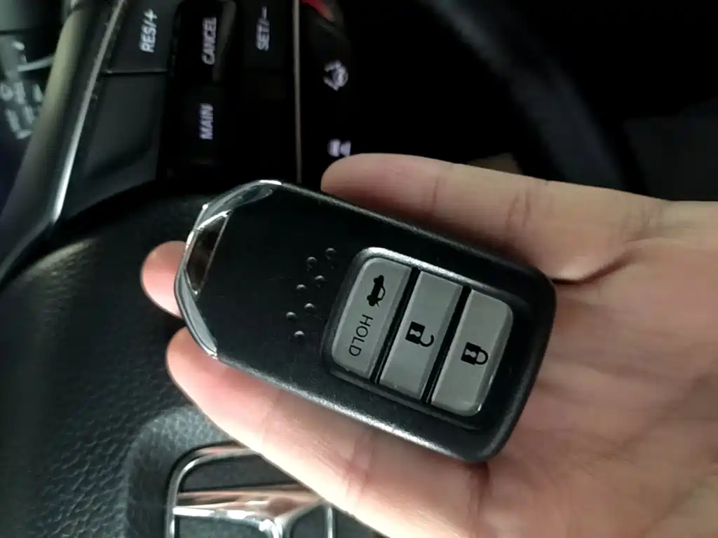 Honda Accord — миниатюра 11