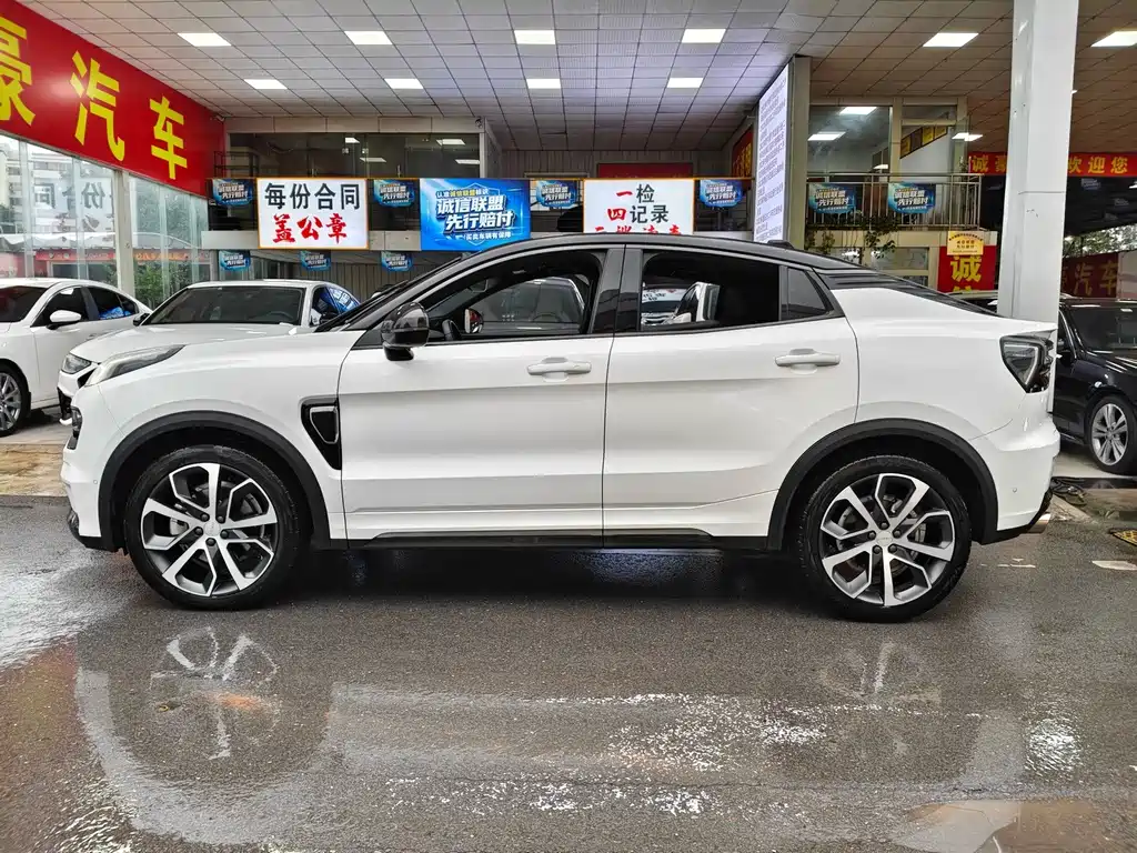Lynk & Co 05 — миниатюра 10