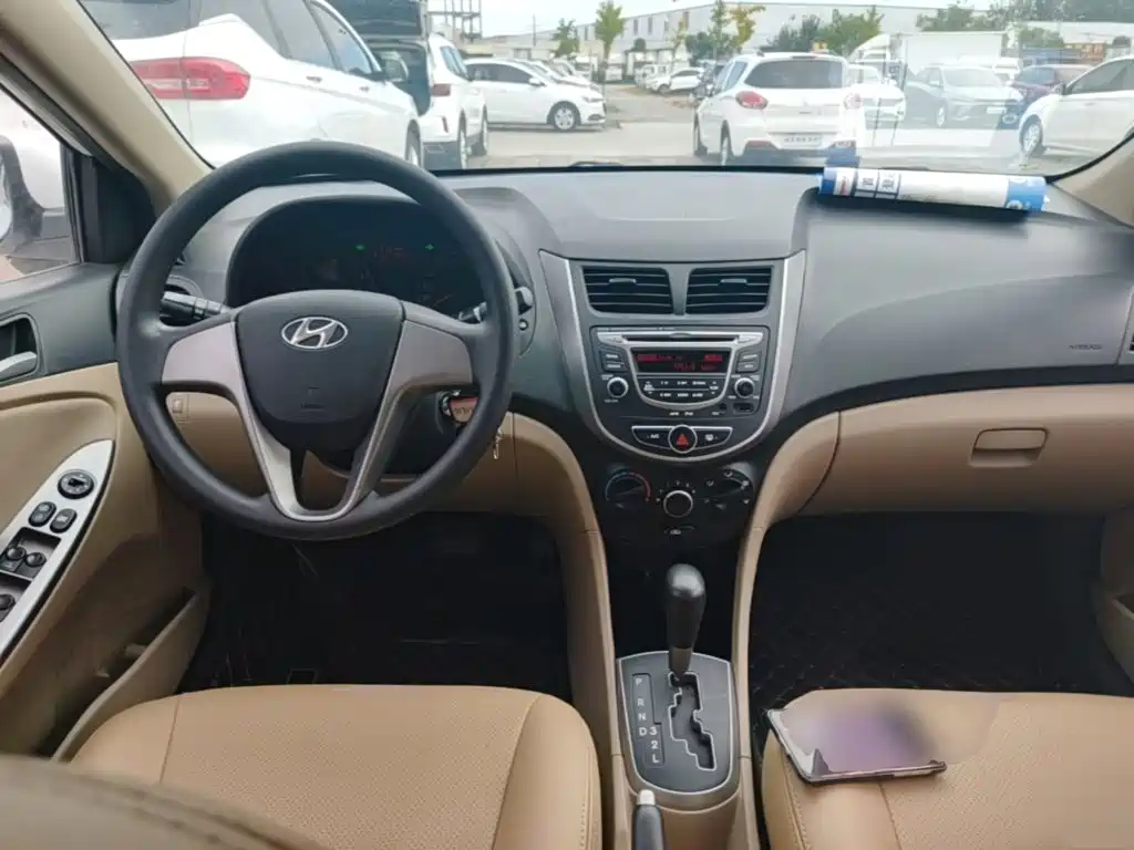 Hyundai Verna — миниатюра 10